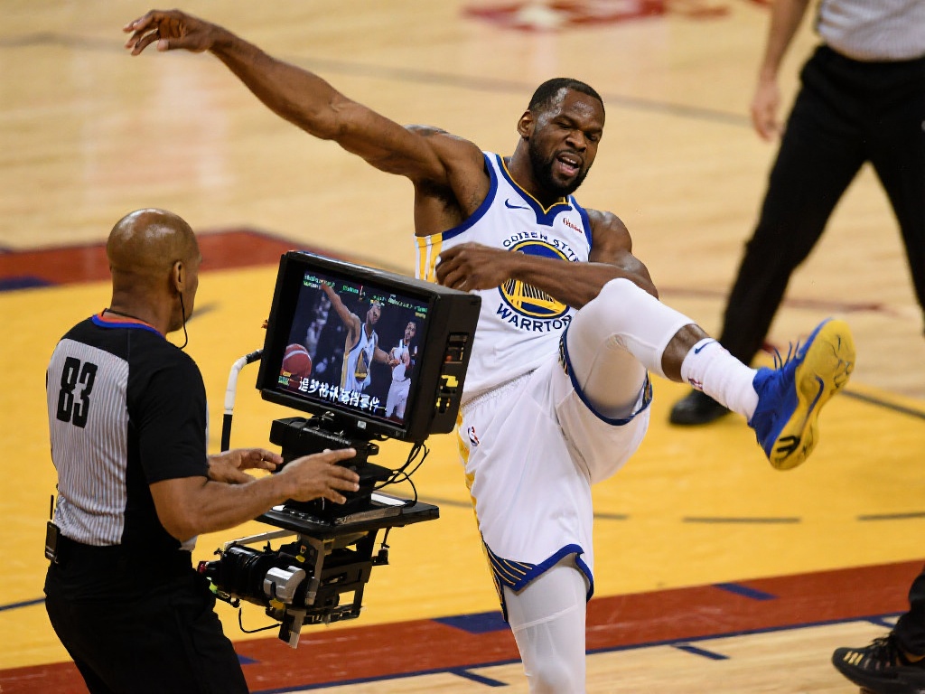 而教练则需 而教练则需